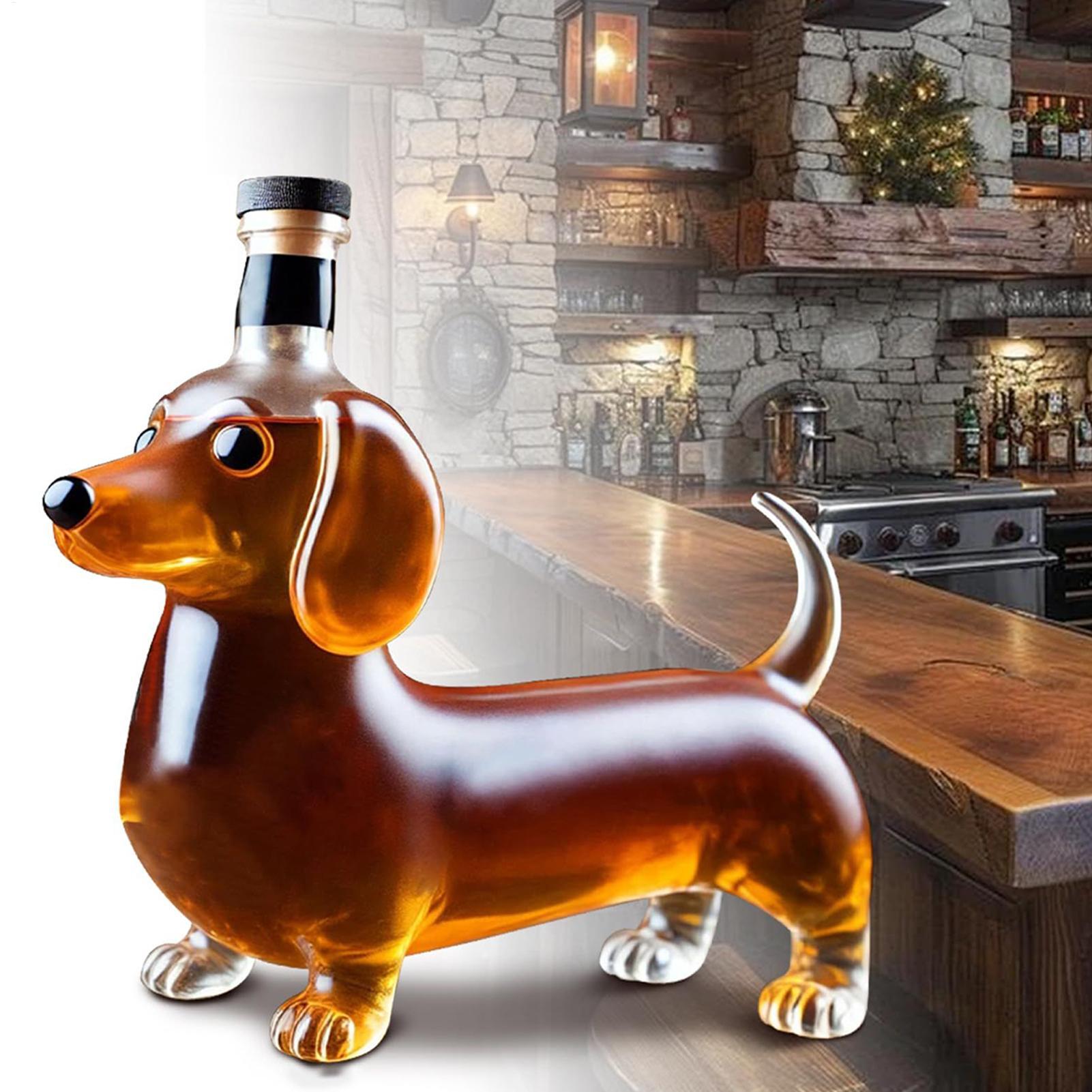 Wine Beer And Spirits - Butelka whisky z jamnikiem, butelka whisky