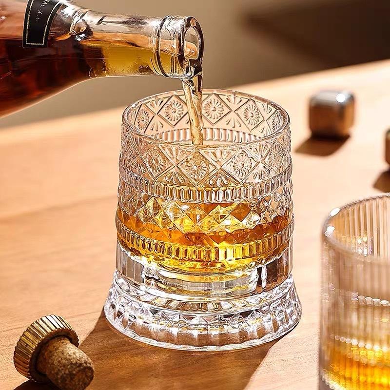Kieliszki do whisky, obrotowe  – Wine Beer And Liquor recenzja i cena